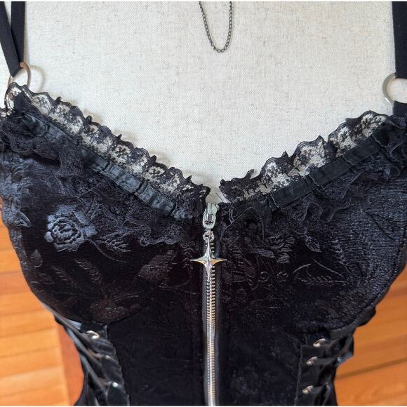 Gothic Lolita Victorian Vkei Vampire Black Rose Velvet Lace-up Cami Top - Picture 2 of 8